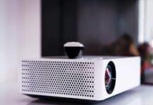 جهاز عرض البيانات ودوره المهم في تحسين عملية التعليم الداتا شو في التعليم